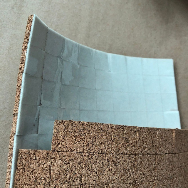 Joint en liège avec mousse autocollante